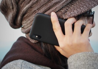 引き算の美学から生まれたiPhone XS専用ケース「MYNUS iPhone XS CASE」