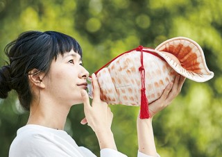 フェリシモ、ほら貝を吹いてるように見えるペットボトルケースの予約販売を開始