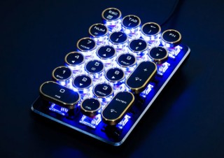 上海問屋、タイプライターデザインと青色LEDを採用したメカニカルテンキーを発売
