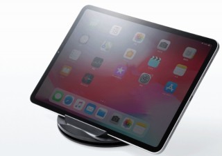 スマホやタブレットをくるくる360度回転させながら保持できる「折りたたみ式スタンド」
