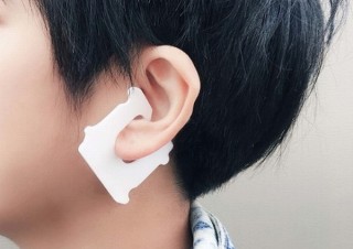 これをつけると耳が食パンに見えて不思議、「食パンをとめるアレのイヤーカフ」発売