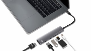 フォーカル、USB-Cポートを拡張できるメモリカードスロット搭載ハブを発売