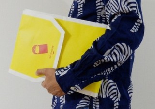 「あの人でっかいティーバッグ持ってる！」、町で大注目間違い無しの「ティーバッグ風封筒」発売