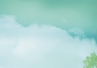 子どもの頃からの“空想の世界”を落とし込んだ作品を展示する菊地和歌子氏の写真展「潜る」