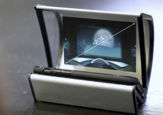テーブルタップや音声認識でスマホをコントロールする「REFLEXBOX」