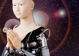 人々はこの菩薩にどんな救いを求めるのか…　高台寺にロボット観音が登場し法話を行う