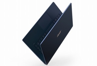 Acer、15.6型ながら990gと世界最軽量のクラムシェル型ノートパソコン「Swift 5」発表