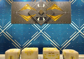 マスキングテープで壁面にアートを制作・展示するフレックス氏の作品展示会「Defero」