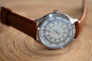グローバルブランディング、ダ・ヴィンチから着想を得た回転ディスク式腕時計ミリメトロを発売