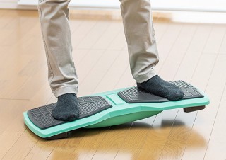 サンワサプライ、体幹トレーニングができるフットレスト兼バランスボード発売