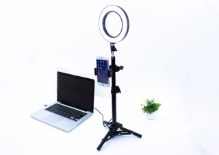 上海問屋、ライブ配信や自撮りに最適なLEDリングライト付きスマホスタンドを発売