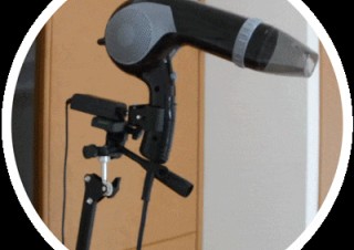 髪を乾かす時にドライヤーがぐるんぐるんと回転してくれる「電動スイングドライヤーホルダー」