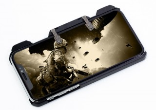 上海問屋、トリガーボタン付きのゲーミングiPhoneケースを発売