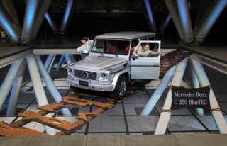 イベントや商業施設を愉快にする、ディーフレックスの「リアル3Dグラフィックス床貼りシート」