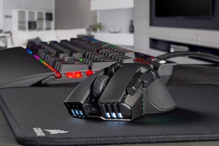 アスク、無線でも有線でも使えるCORSAIR製のマウス「IRONCLAW RGB WIRELESS」を発売