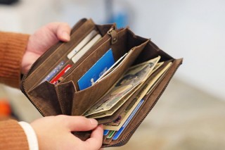 とにかく財布は大容量！という人に、収納導線を考えた誰でも収納上手になれる長財布「TIDY」
