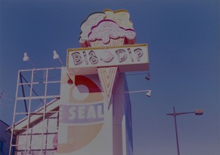 フィルムで撮影された作品のみを展示する一般公募型の写真展「#filmisnotdead」