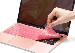 サンワサプライ、MacBook Air向けに3色のシリコンキーボードカバーを発売