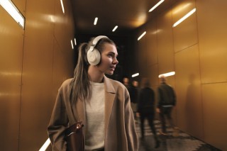 Jabra、AIで周囲の環境に合わせてノイズ低減を最適化するワイヤレスヘッドホンを発売