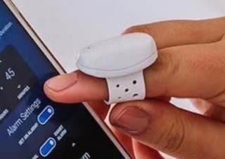 眠りに落ちる感覚を体に覚えさせて眠りやすい身体を作る「睡眠サイクル測定 スマートリング」