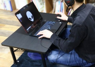 ノートPCゲーマー向け、天板昇降と強固な折りたたみ脚を実現した「ゲーミングちゃぶ台」