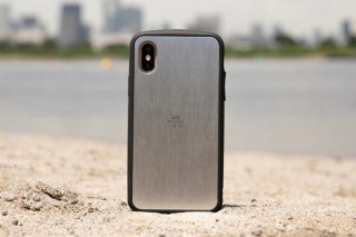 ケースを付けるだけでスマホの温度が５℃下がる、冷却スマホケース「HEATSINK-5℃ Cool」
