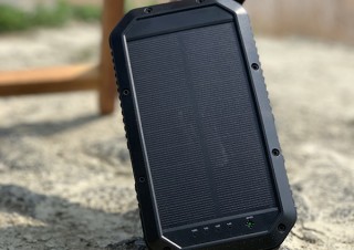 GIFT、太陽光で充電できるワイヤレス給電対応ポータブルパワーバンクAtease発売