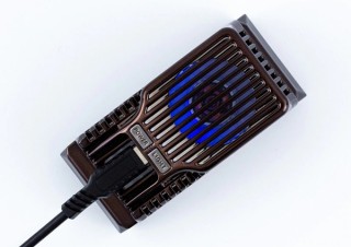 上海問屋、ペルチェ素子を使用した極冷スマホクーラーを発売