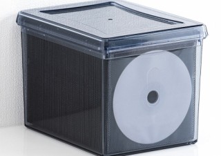 サンワサプライ、透明感が美しいアクリル素材のボックス型メディアケースを発売