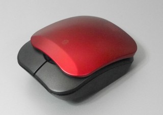 どことなくてんとう虫っぽい？持ち運びに最適なコンパクトBluetoothマウス