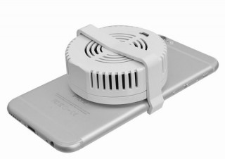 ペルチェ冷却パッドをスマホに直接当てて熱暴走を効率的に防ぐ「スマクールパッド」 