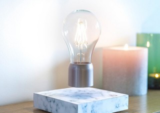 Gloture、ベースの上で電球が浮遊するLED照明レビテーティング・ライトを発売