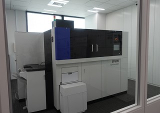 エプソンが紙を再生可能な「PaperLab」などを活用する環境配慮型オフィスプロジェクトを開始