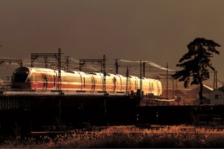 小田急電鉄が「小田急ロマンスカーカレンダー 2020」に掲載する写真作品の募集をスタート