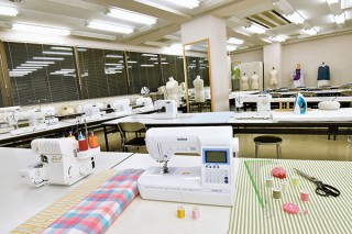 ユザワヤ、月額1000円でミシンも使い放題なソーイングスペースのレンタルを開始