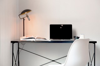 グッドデザイン賞を受賞したミニマル懐中電灯「FlashLight |NightLight Recharge|」が販売開始