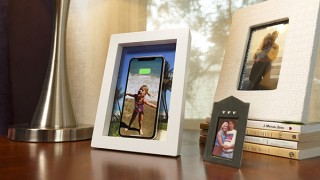 フォーカルポイント、インテリアになるフォトフレーム型ワイヤレス充電器PowerPicを発売