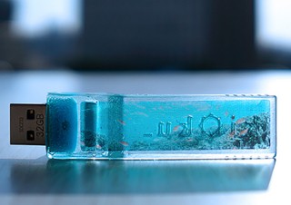 ヴィレヴァン、小さな自然がコンセプトの「部屋とmidori」USBを発売
