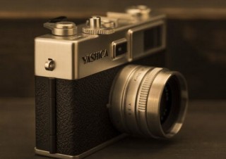 digiFilmカメラ「YASHICA Y35」、WiFiSDカード付属モデルと低価格モデル登場