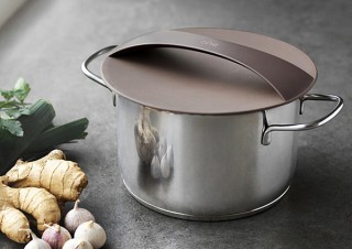 Gloture、湯切りができて吹きこぼれも防ぐ鍋のフタOneLidを発売