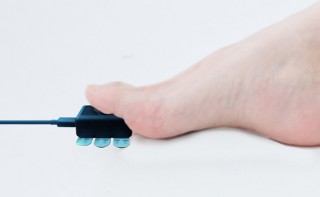 cooyou.org、ジョイスティックを搭載したミニサイズのUSBフットコントローラーを発売