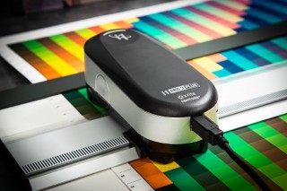 エックスライト社と子会社のパントン社が新たな分光測色計「i1Pro 3 Plus」シリーズを発売