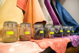 「革」という素材の可能性を探る。～ 変幻自在なオリジナルレザーの世界 ～