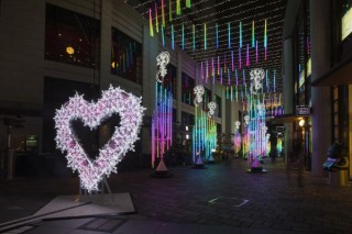 TBSの番組を担当する美術チームが手掛けたイルミネーション「赤坂サカス 音×テラス 2019-2020」