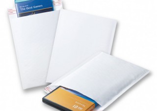 サンワサプライ、ブルーレイディスクやDVDのケースを郵送できるメール便対応の封筒ケースを発売