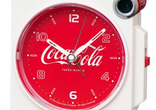 缶を思わせるスピーカーから大音量のアラームも。セイコークロックから｢コカ･コーラ｣の目ざまし時計