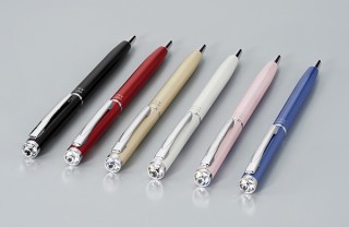 上品なきらめきにうっとり。ゼブラから、スワロフスキー®・クリスタルをあしらったボールペン「アレッタ」
