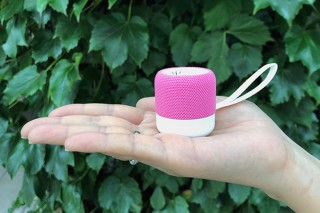 フロントフィールド、北欧デザインの完全ワイヤレススピーカー「KiWi Q1」の新色を発売