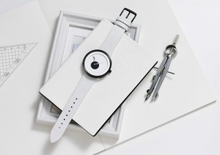 点と線と面をコンセプトにしたシンプルな時計「PLP II」の発売を記念してデザインコンテストが開催中