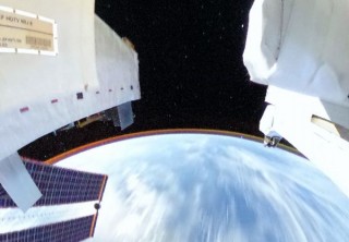 リコーの全天球カメラで宇宙視点を疑似体験！ISSで撮影した地球の大気等が見られる